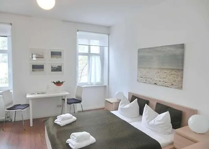 Melanie Apartment