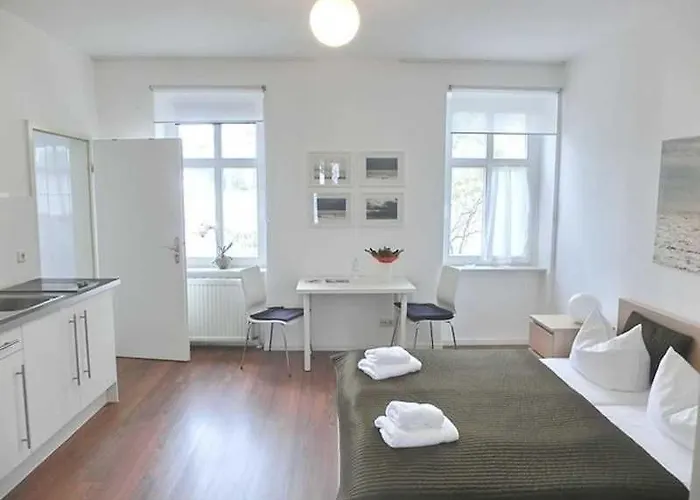 Melanie Apartment