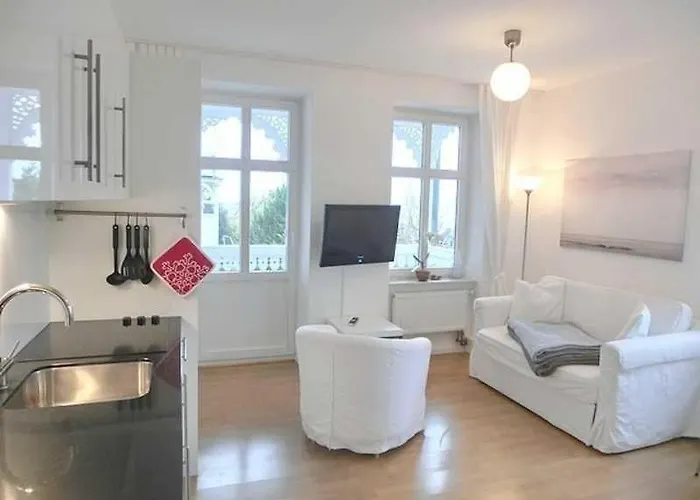 Melanie Apartment